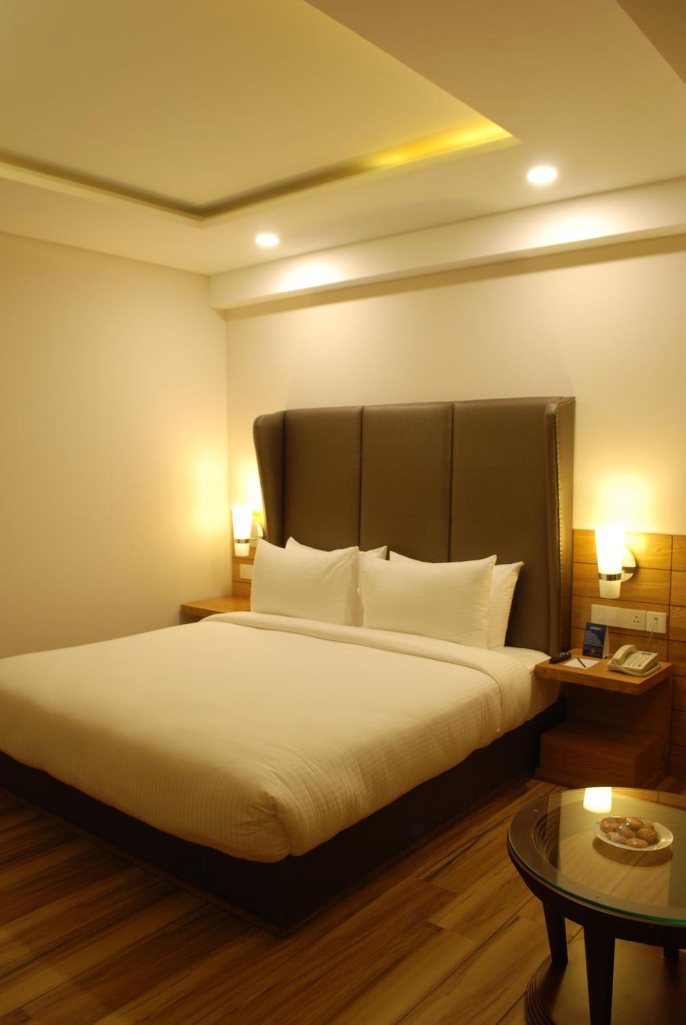 Glades Hotel Mohali Room photo