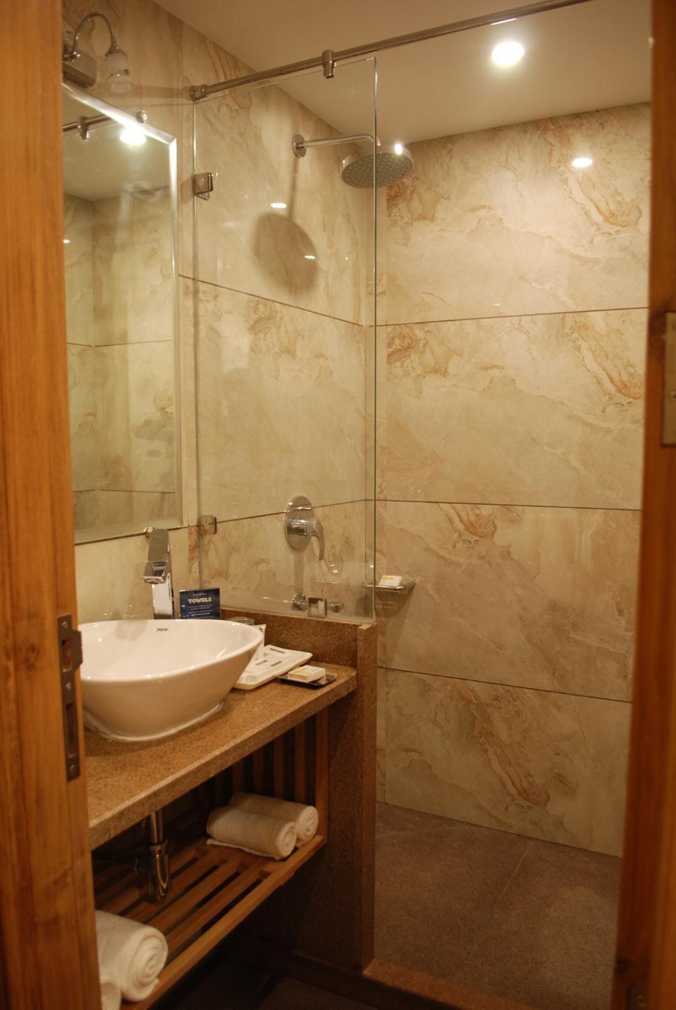Glades Hotel Mohali Room photo