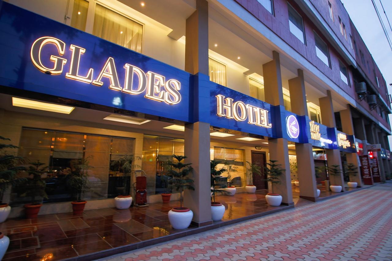 Glades Hotel Mohali Exterior photo