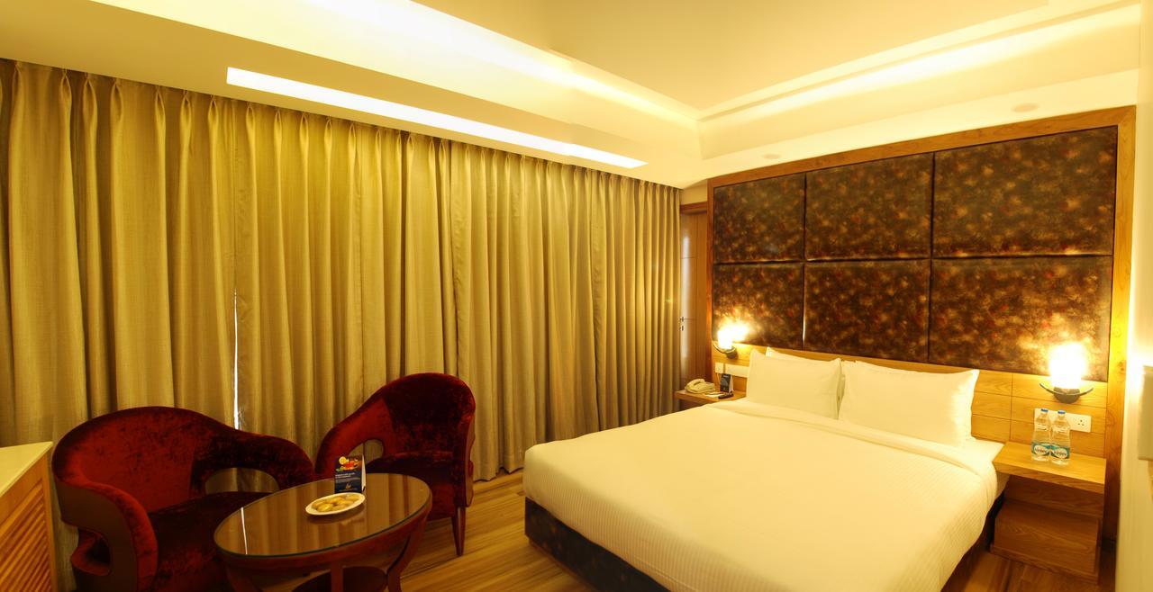 Glades Hotel Mohali Exterior photo